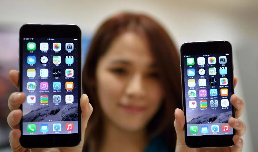iPhone Tersungkur ‘Dikeroyok’ di China