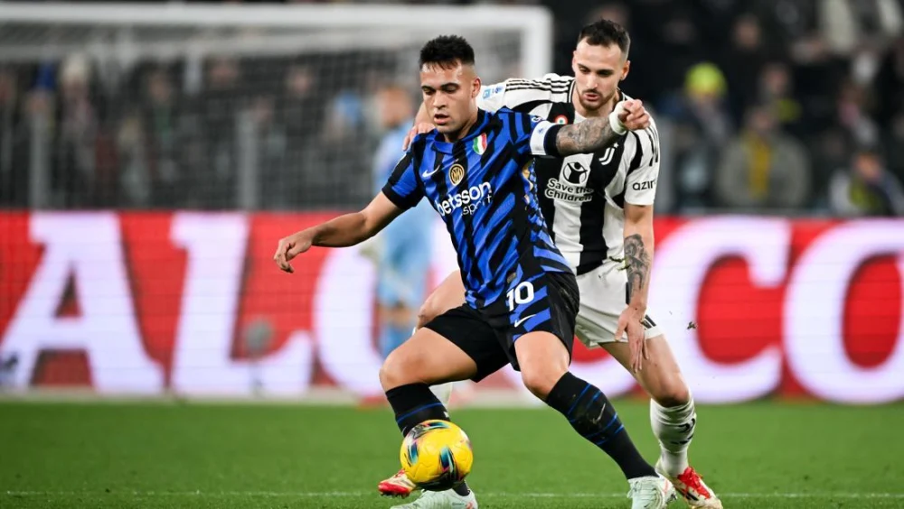 AC Milan Mengincar Bek Tengah Baru di Bursa Transfer Januari: Tiga Nama Jadi Opsi Utama untuk Perkuat Lini Pertahanan Rossoneri