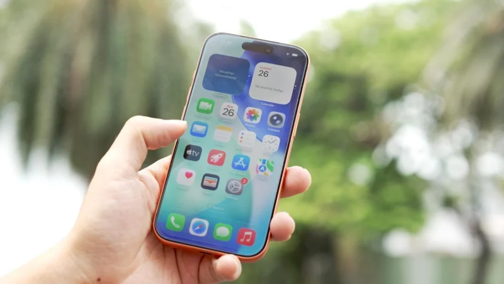 Apple Tertinggal di AI, Untung iPhone 17 Laris