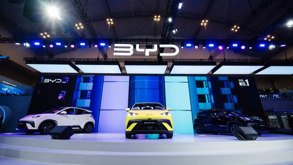 Beda Pajak BYD Atto 1 vs Agya Cs, Jauh Juga!