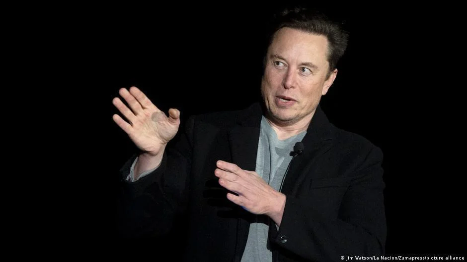 Elon Musk Ejek Matahari Buatan: Yang di Langit Gratis!