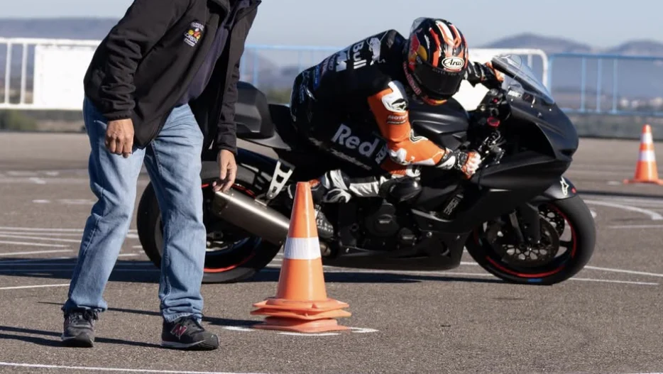 Vinales Latihan Keras Jelang MotoGP 2026, Dibantu Penuh Legenda Jorge Lorenzo dan Sang Ayah, Chicho Lorenzo