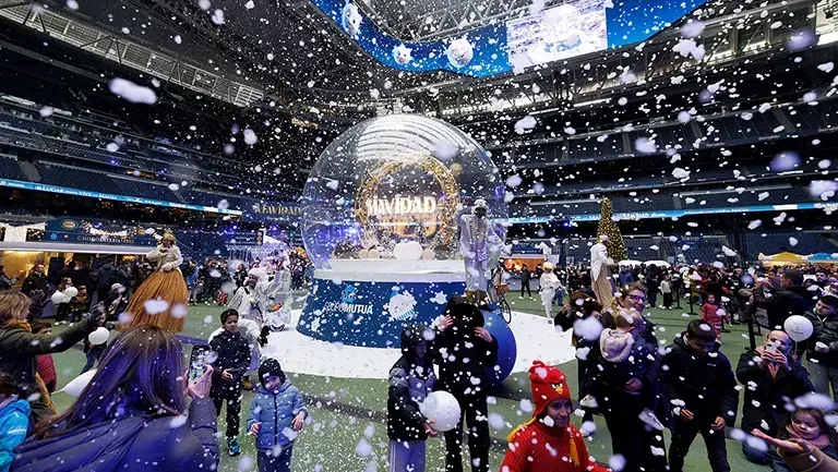 Wow! Kandang Real Madrid Diubah Jadi Wisata Natal 2025, Santiago Bernabeu Berubah Wajah Menjadi Surga Perayaan Akhir Tahun yang Memukau