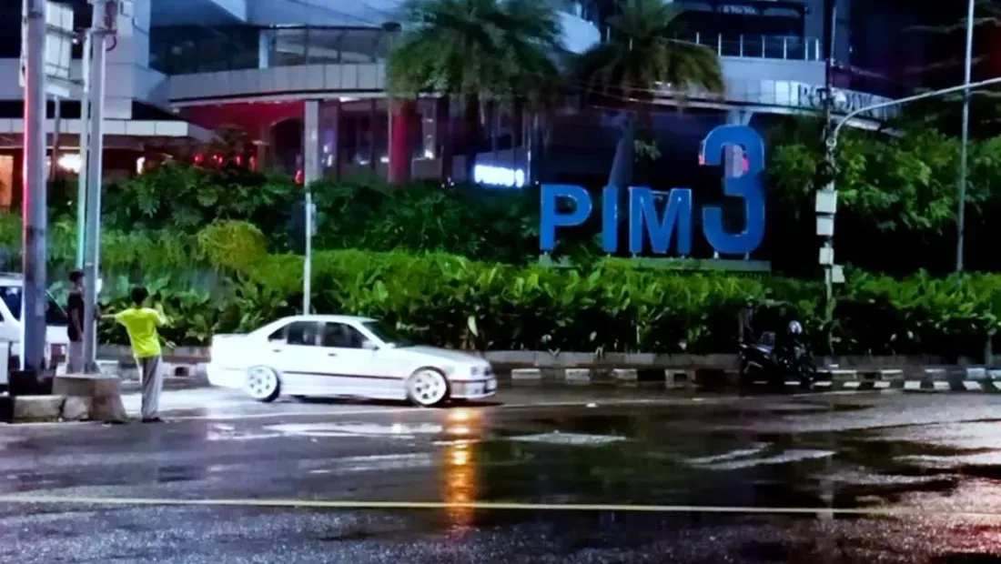 Aksi Bahaya Drift Liar di Pondok Indah: Anak Muda, Minim Jam Terbang, dan Ancaman Fatal di Jalanan Umum