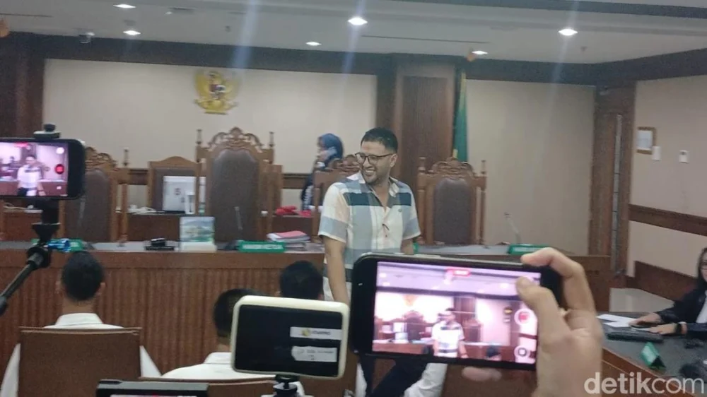 Ammar Zoni Hadirkan Dua Orang Saksi Meringankan, Mohon Doa Terbaik