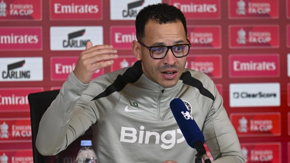 Chelsea Vs Arsenal, Laga ‘Biasa’ Saja bagi Liam Rosenior yang Baru Menjejakkan Kaki di Stamford Bridge