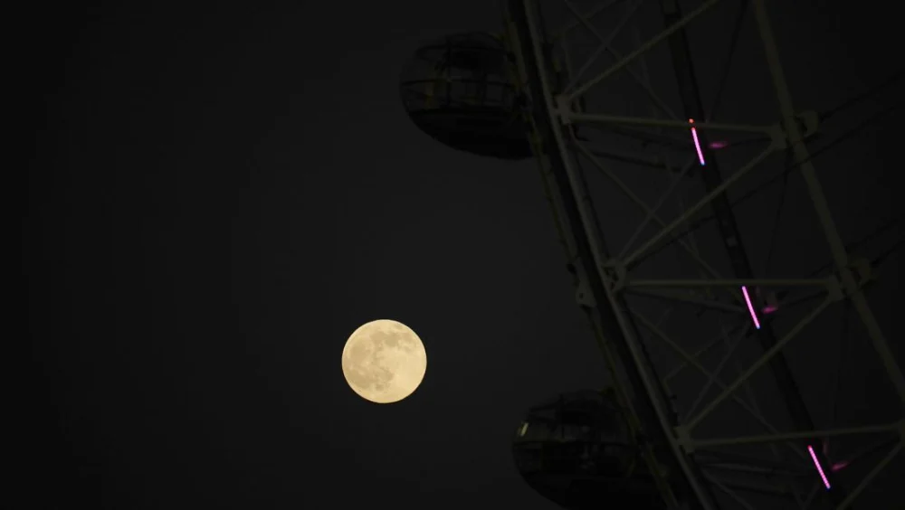 Fenomena Wolf Moon 3 Januari 2026, Apakah Terlihat dari Indonesia?