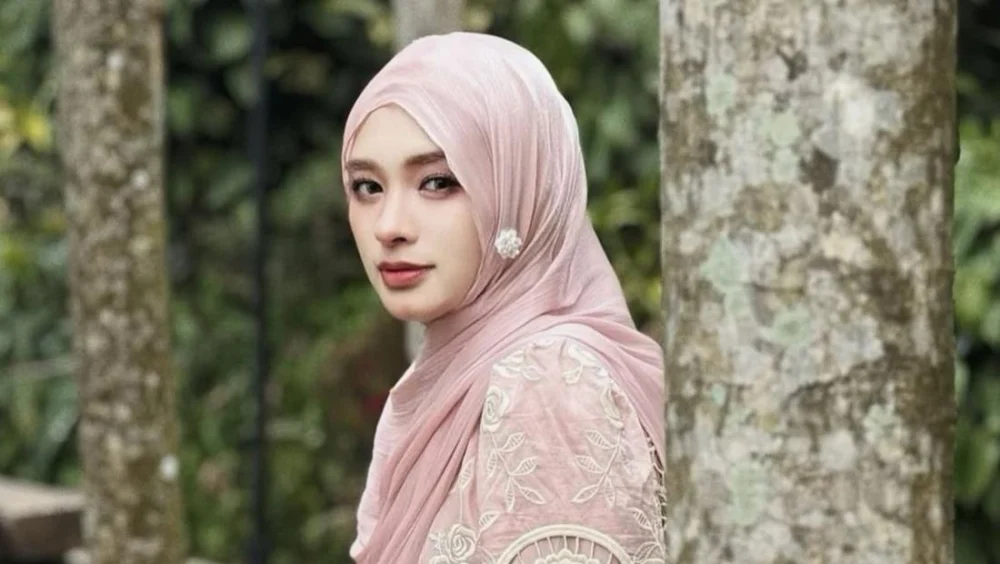 Inara Rusli Harap Bisa Segera Isbat Nikah dengan Insanul Fahmi dan Menginginkan Kepastian Hukum di Tengah Kompleksitas Pernikahan Sirinya