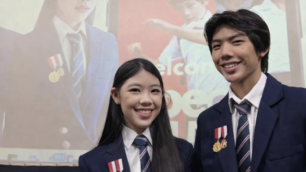 Influencer Mischka dan Devon Rilis Latihan Public Speaking Berbasis AI, Membuka Akses Keterampilan Komunikasi Global untuk Pemuda Indonesia