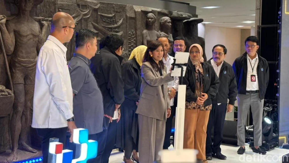 Kartu SIM Card Dilarang Dijual Aktif, Menkomdigi: Kalau Ada, Lapor ke Komdigi!