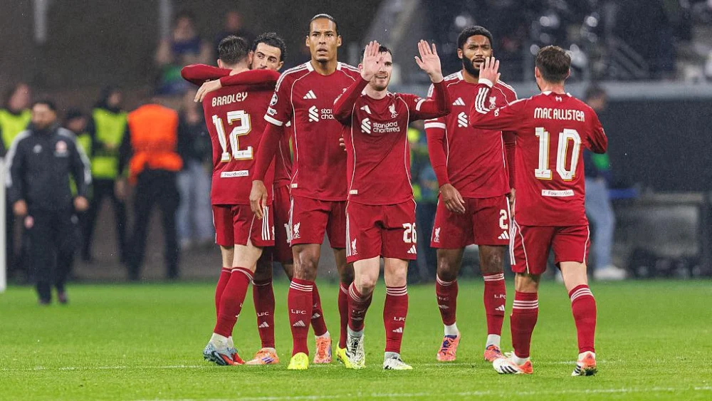 Liverpool 11 Laga Tak Terkalahkan, Robertson: Masih Butuh Peningkatan