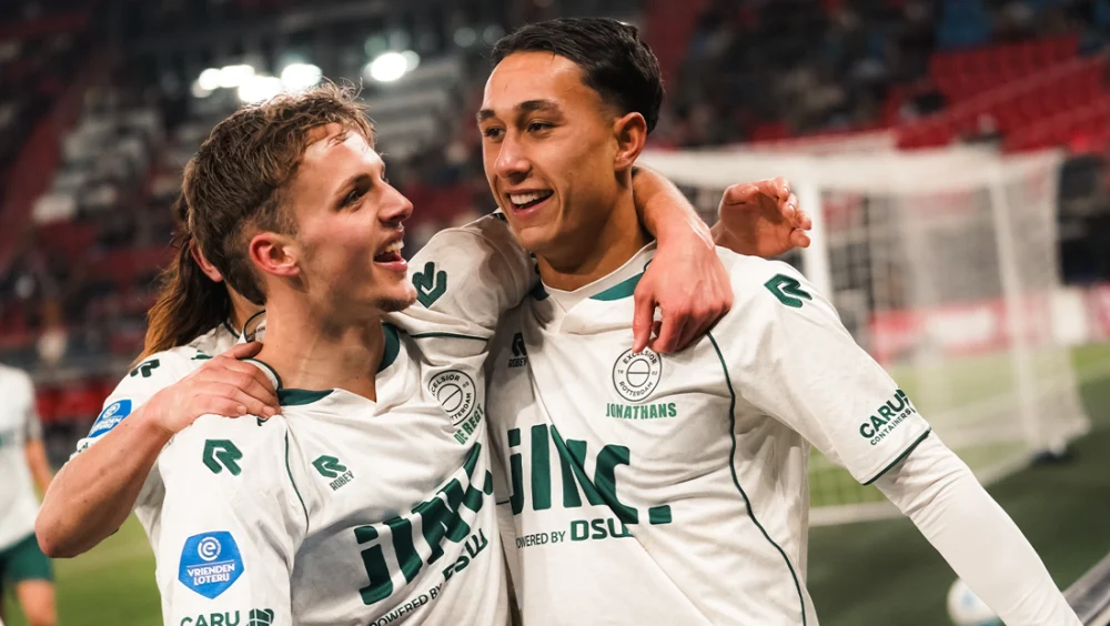 Miliano Jonathans Nyaris Cetak Gol, Twente vs Excelsior Imbang Tanpa Gol