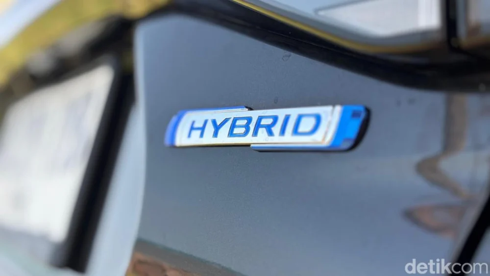 Mobil Hybrid Lebih Banyak Nyumbang Duit ke Negara daripada Mobil Listrik