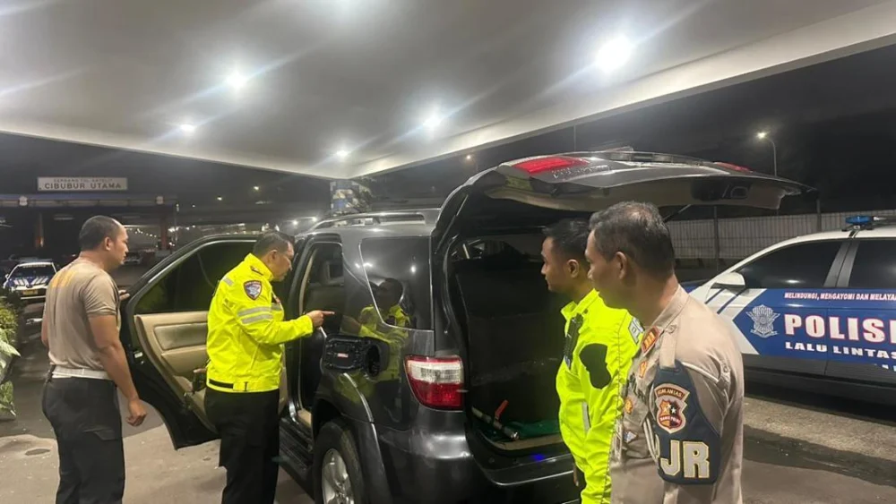 Modus Sopir Fortuner Penimbun Solar Subsidi: Pakai 25 Barcode, Bagasi Dimodifikasi, dan Isi 400 Liter