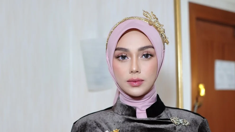 Pulang Umrah, Celine Evangelista Minta Doa yang Baik-baik untuk Perjalanan Hidupnya yang Penuh Perbaikan Diri