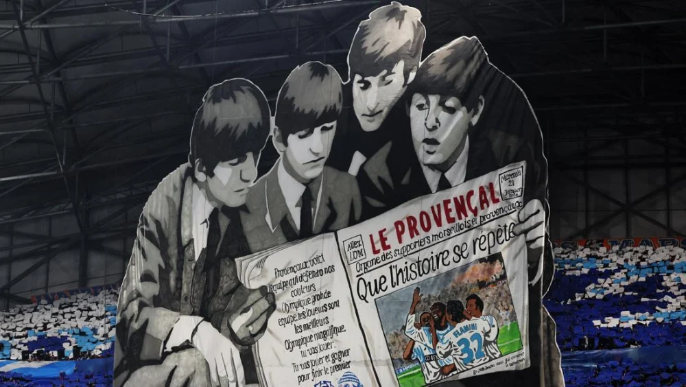 Tifo Keren Marseille: Sambut Liverpool dengan The Beatles dan Nostalgia Kemenangan