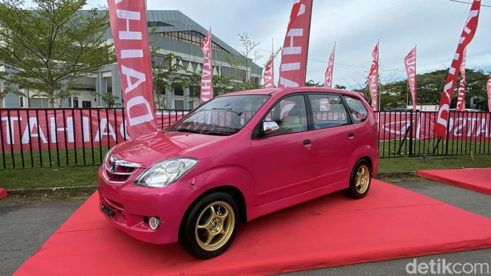 Wujud Xenia Pink Modif ‘Sikit-sikit’ buat Harian-Drag Race: Perpaduan Sempurna Fungsi dan Performa di Lintasan