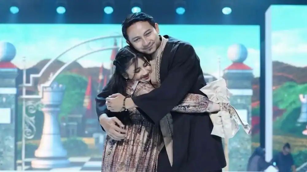 Gemas! Alasan Kocak Aden Bajaj Gandeng Erat Tangan Anak di Catwalk