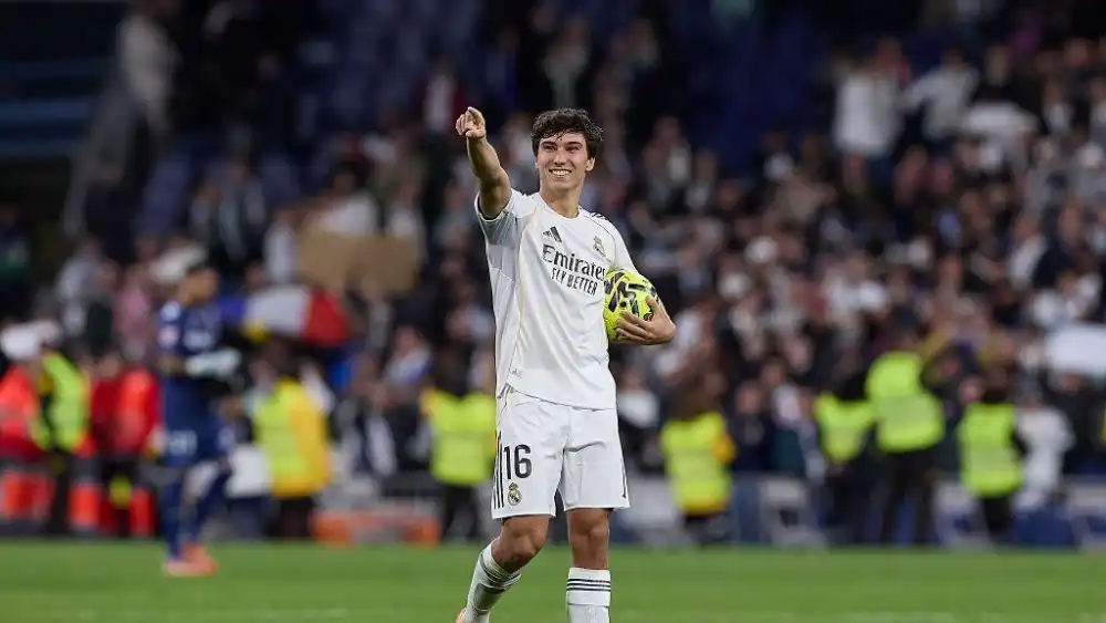 Gonzalo Garcia Bersinar Ketika Mbappe Absen