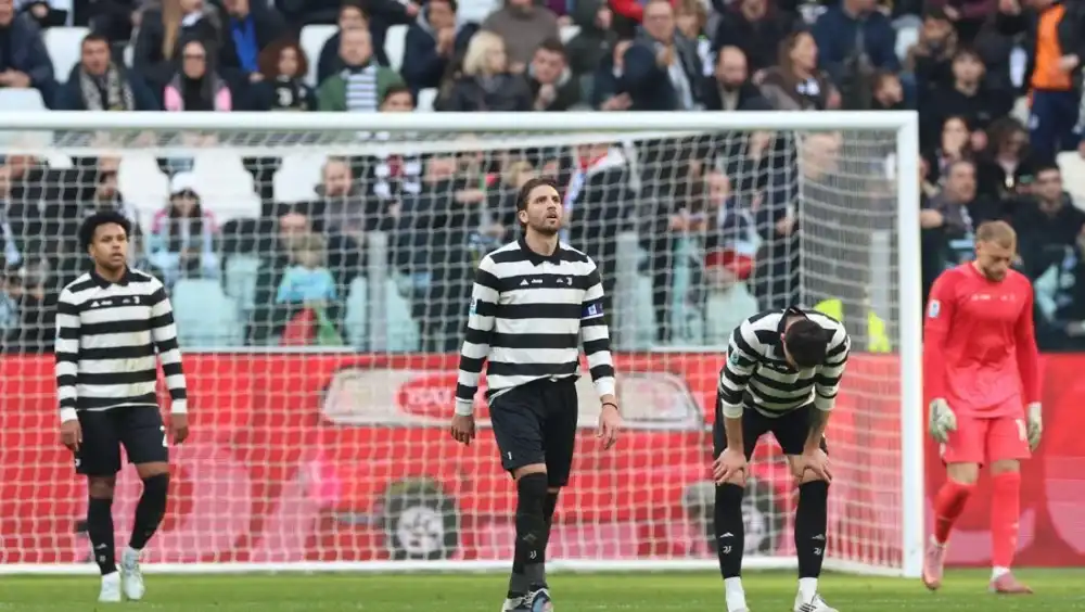 Juventus Dipermalukan Como di Turin, Kini 5 Laga Tanpa Kemenangan: Kemerosotan Tajam yang Membingungkan Para Pengamat