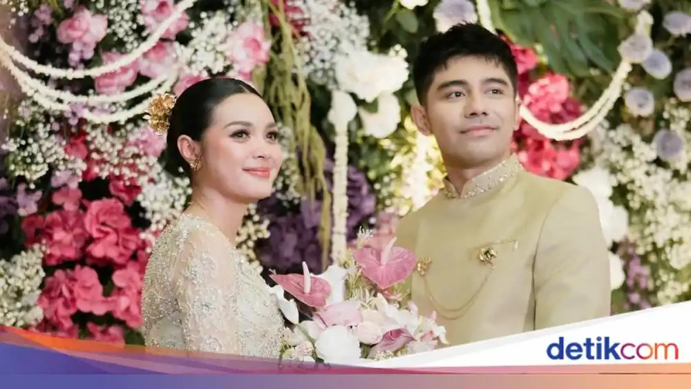 Momen Haru Tunangan Riza Syah dan Claudia Andhara Ternyata Serba Kebetulan