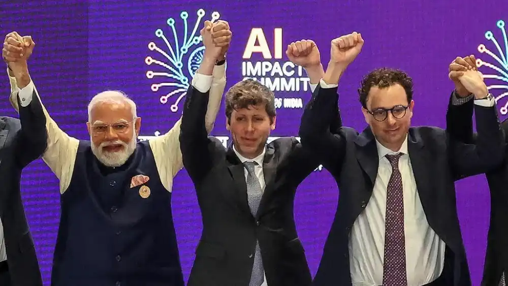 Viral! Momen ‘Perang Dingin Bos AI’ Altman & Amodei di India