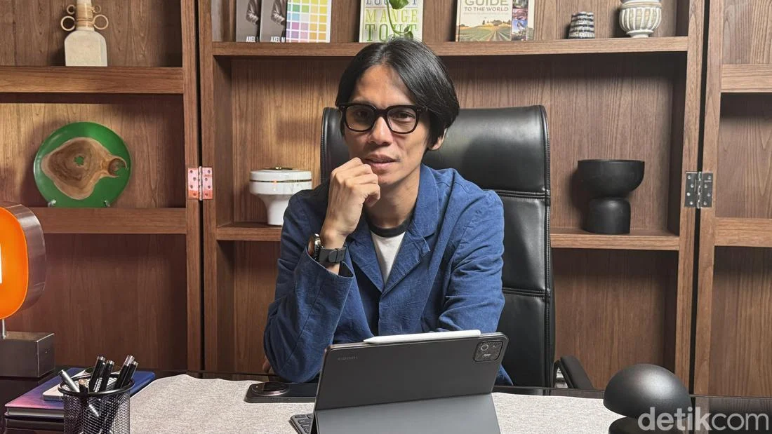 Angga Dwimas Sasongko Soal AI: Alat Produktivitas Bukan Kreativitas
