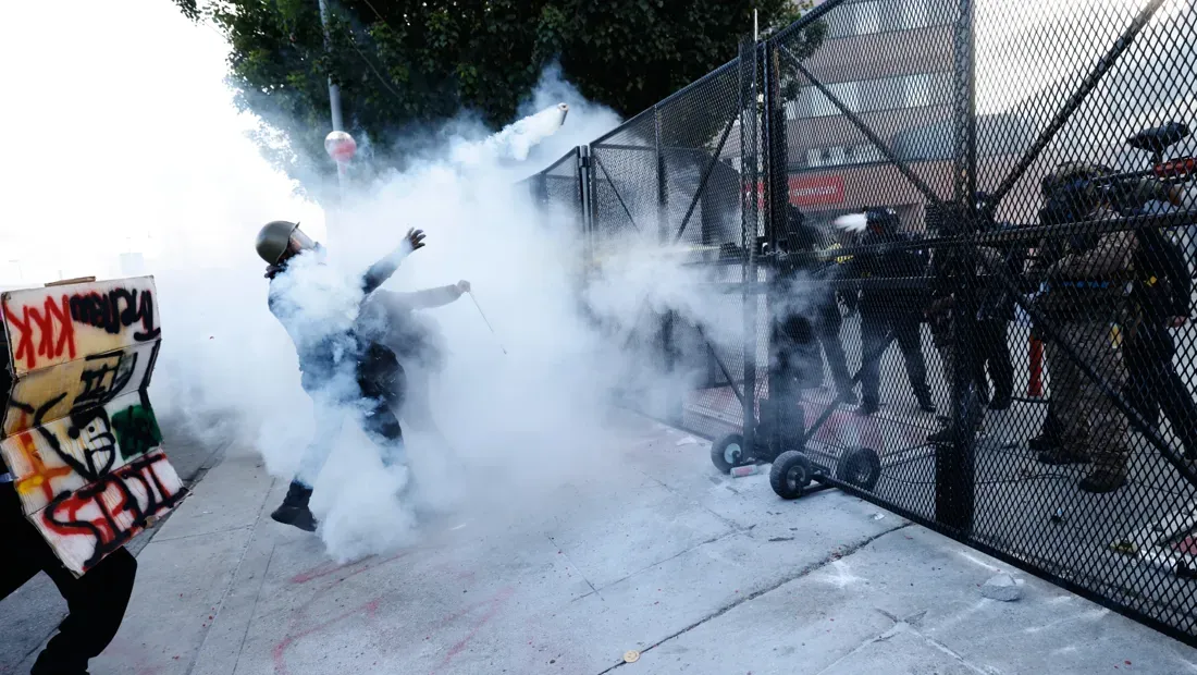 Demo Anti Trump ‘No Kings’ di LA AS Memanas, Polisi Pakai Gas Air Mata