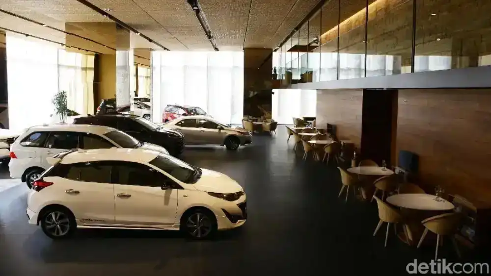 Kelas Menengah RI Tahan Belanja Mobil, Pilih Emas Sebagai Alternatif Investasi di Tengah Ketidakpastian Ekonomi