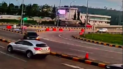 Pelajaran dari Kecelakaan Calya Melintir saat Ngebut Keluar Tol hingga Terguling: Memahami Risiko Kecepatan dan Pengendalian