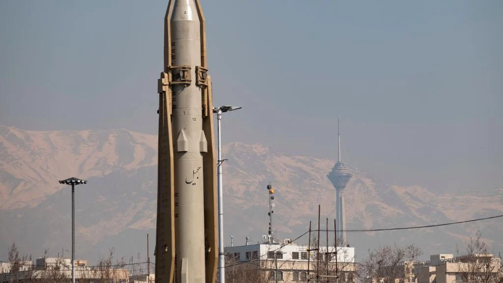Rudal Canggih Sejjil Milik Iran Akhirnya Meluncur ke Israel