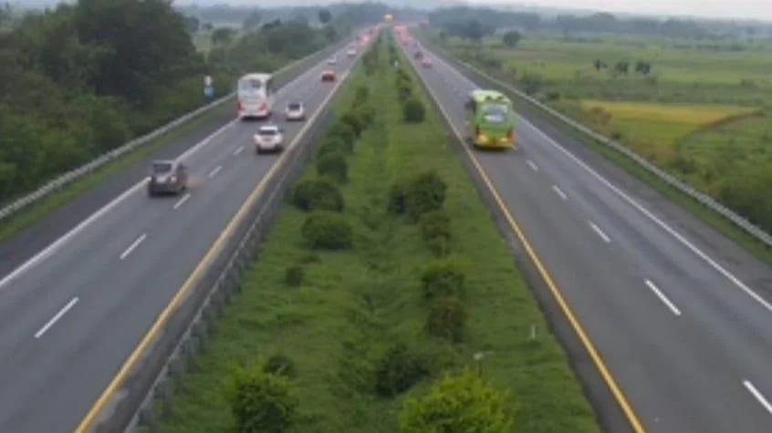 Satu Arah Nasional Tol Trans Jawa Diaktifkan Penuh, Pemudik Disarankan Perhatikan Rute dan Imbauan Keselamatan