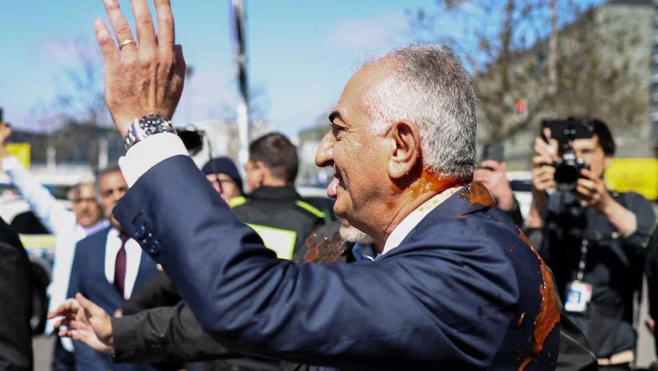 Cairan Merah Sasar Eks Putra Mahkota Iran di Berlin: Provokasi Politik di Tengah Ketegangan Geopolitik