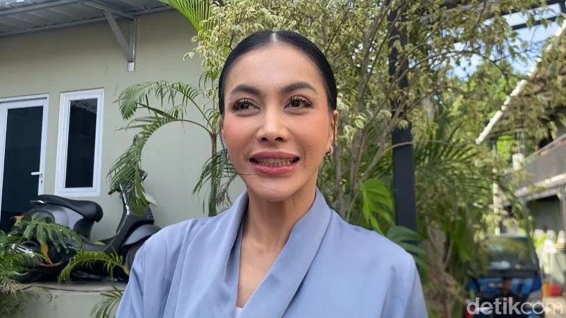 Denada Terpuruk karena Hujatan, Kini Mulai Bangkit dengan Cerita Baru