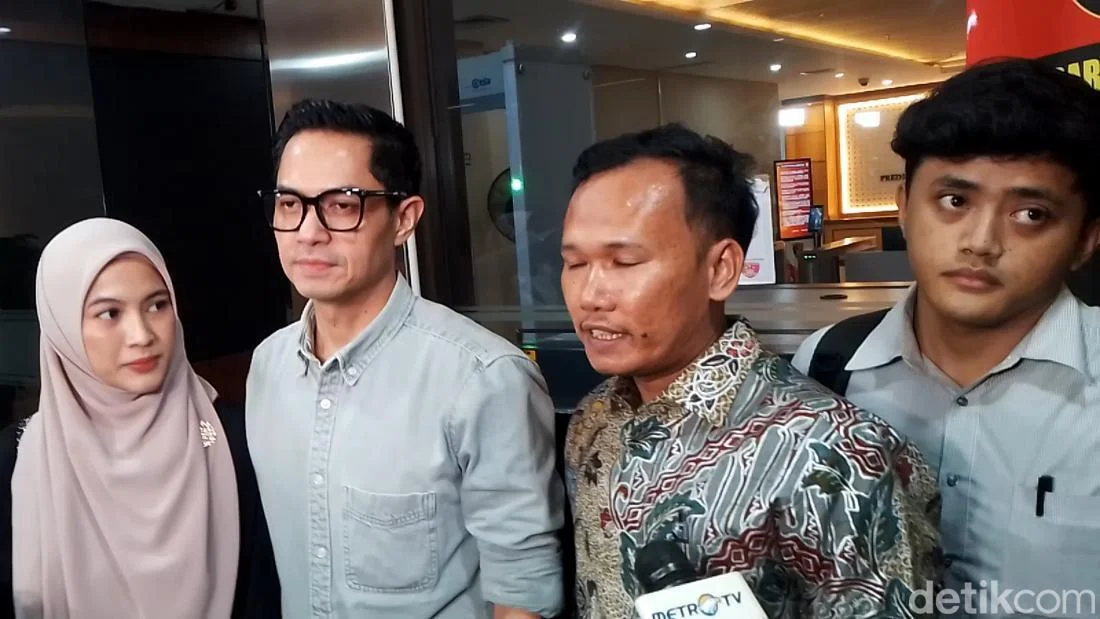 Dude Harlino Tegaskan Hanya Brand Ambassador, Gak Tahu Urusan ‘Dapur’ PT DSI