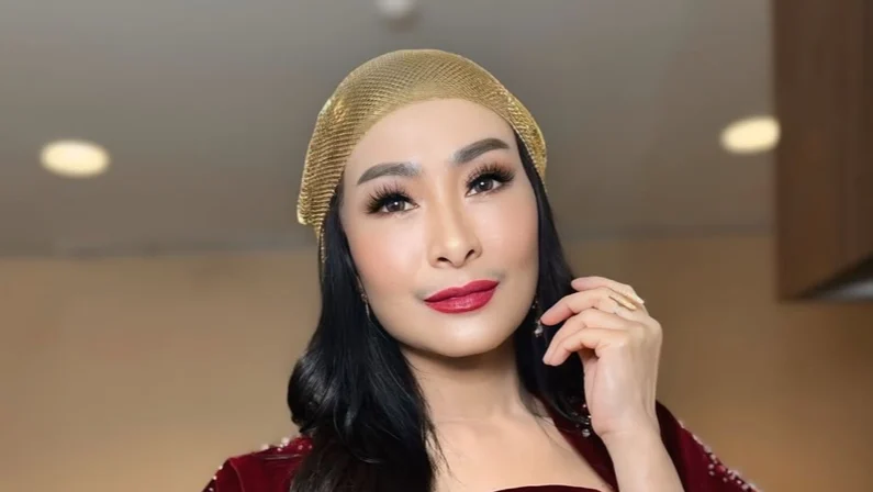 Iis Dahlia Ungkap Kedekatan Mendalam dengan Keluarga Raffi Ahmad: Dari Rekan Kerja Menjadi Keluarga Sendiri