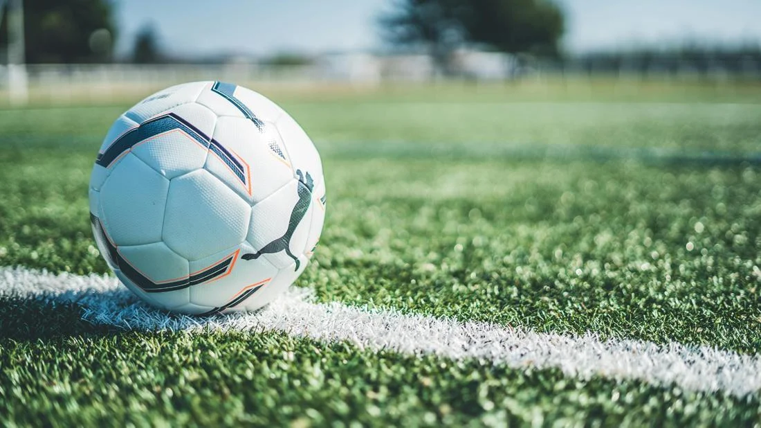 Jadwal Bola Hari Ini: Arema vs Persebaya Nanti Sore, PSG Vs Bayern Dini Hari!