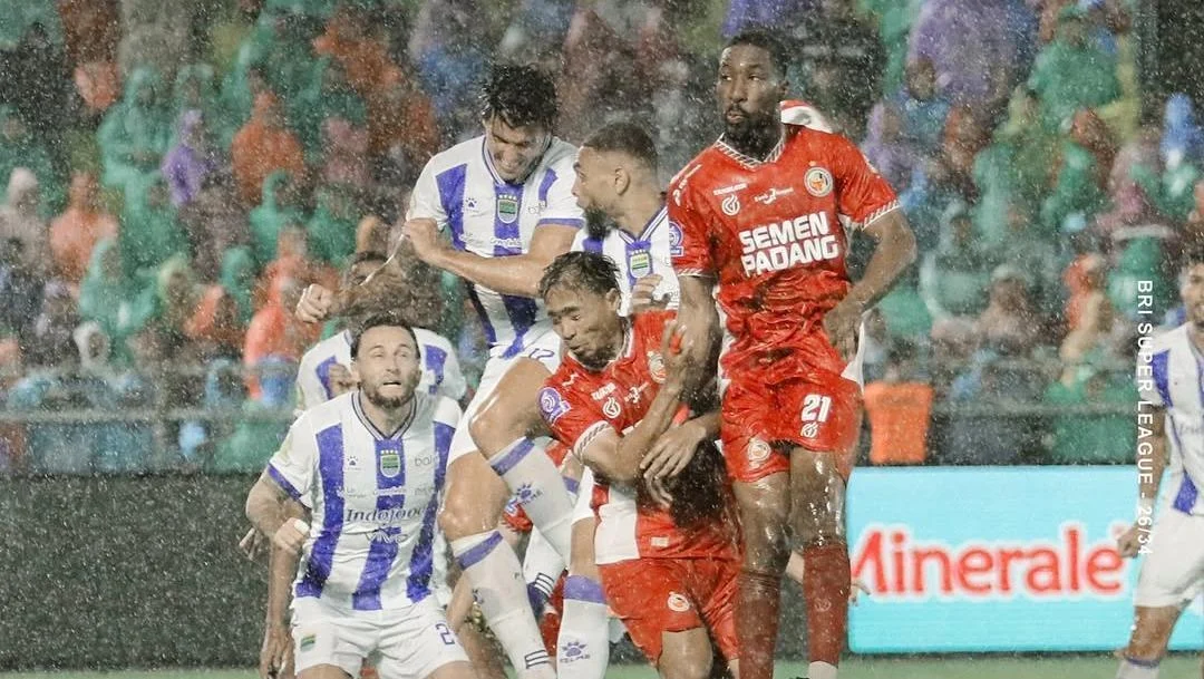 Klasemen Super League Memanas: Persib Kokoh di Puncak Usai Kalahkan Semen Padang, Persija Tergelincir di Kandang Bhayangkara
