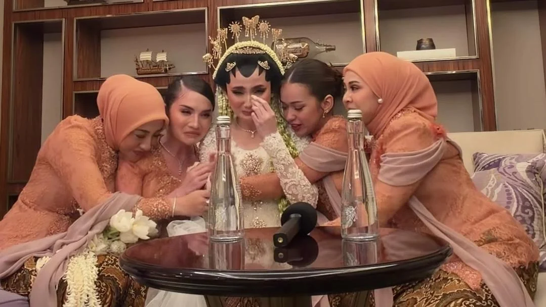 Momen Haru Syifa Hadju Nangis Sesenggukan Bersama Para Bridesmaid Usai El Rumi Ucap Ijab Kabul, Pernikahan Penuh Air Mata Kebahagiaan