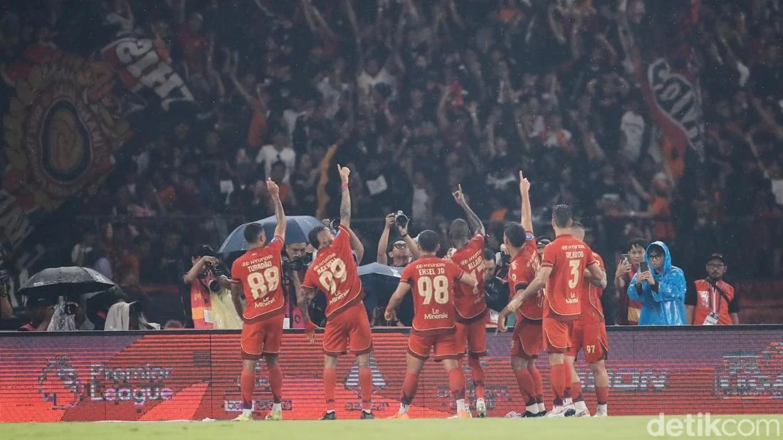 Persija Vs Persebaya: Macan Kemayoran Bungkam Bajul Ijo 3-0, Eksel Runtukahu Jadi Bintang Lapangan
