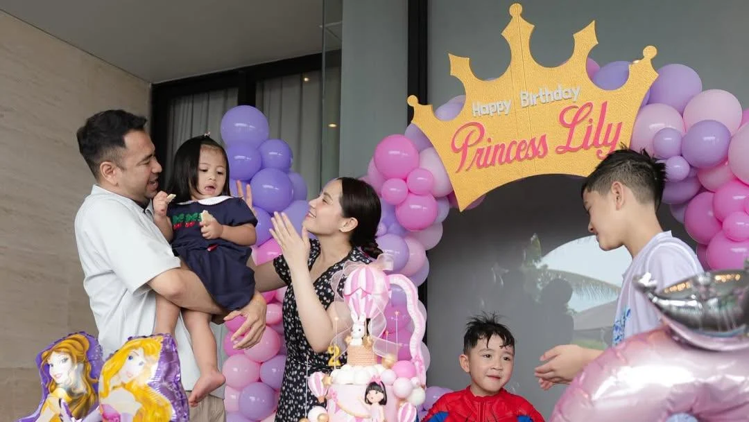 Selamat Ulang Tahun Ke-2 Lily, Putri Raffi Ahmad dan Nagita Slavina: Perayaan Penuh Kasih dari Keluarga dan Sahabat