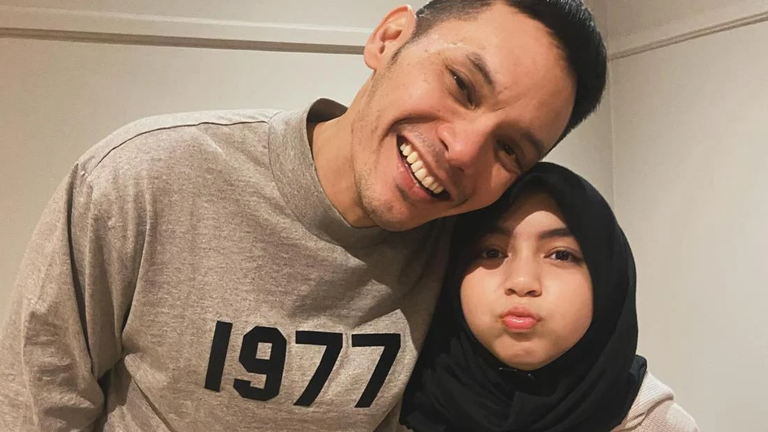 Sienna Lepas Hijab, Ben Kasyafani: Bukan Soal Mengizinkan, Tapi Diskusi dan Refleksi Mendalam Orang Tua