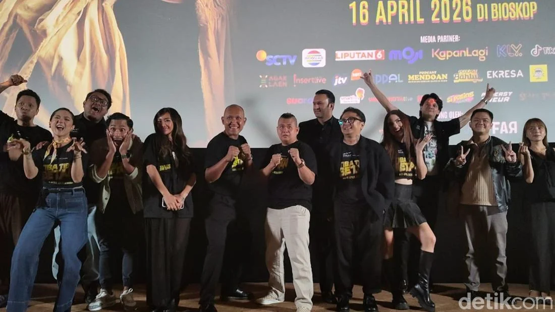Tangan Oki Rengga Biru Gegara Aksi Nekat di Film Tiba-Tiba Setan