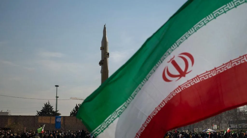 Tuan Rumah Pangkalan Militer AS Dapat Ultimatum dari Iran