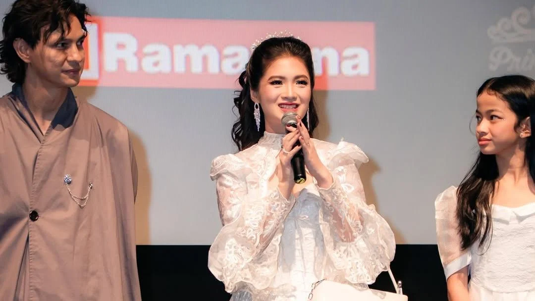 Vinessa Inez Tampil Beda di Dalam Sujudku