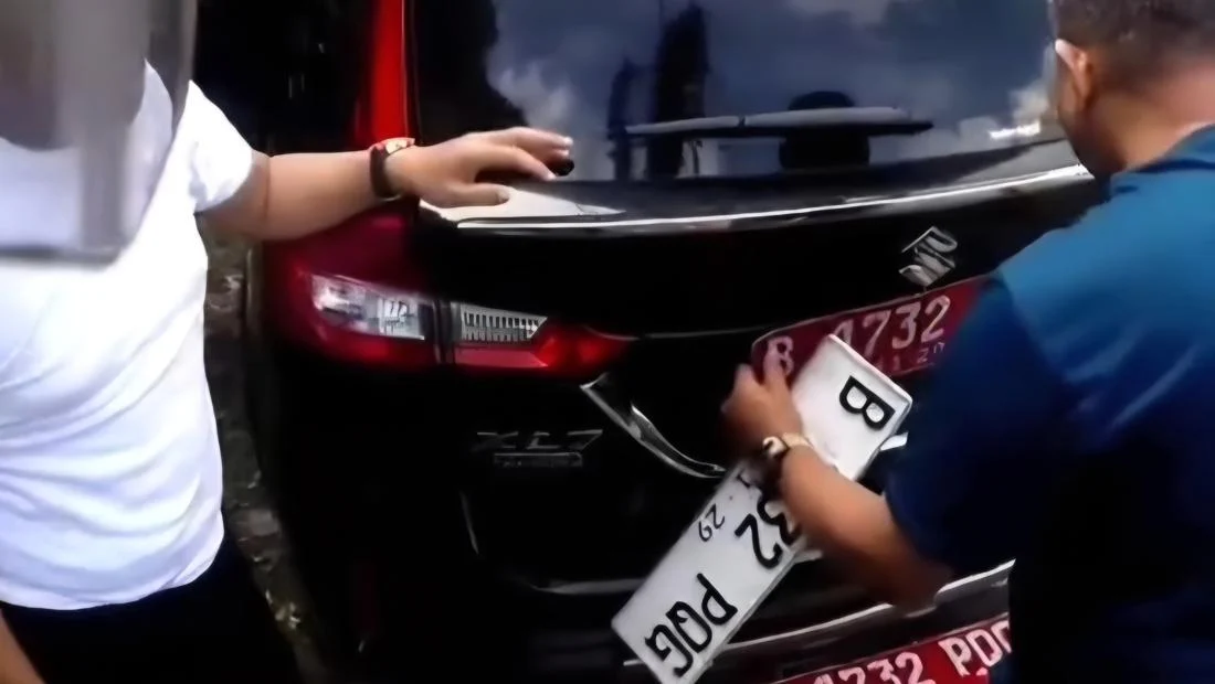 Viral Mobil Dinas Dipakai ke Puncak, Pelat Merah Diganti Pelat Putih