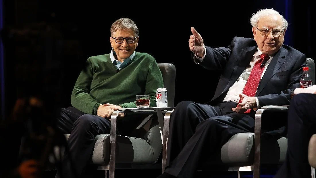 Warren Buffett Bersyukur Tak Ikut Terjerumus ‘Perangkap’ Bill Gates