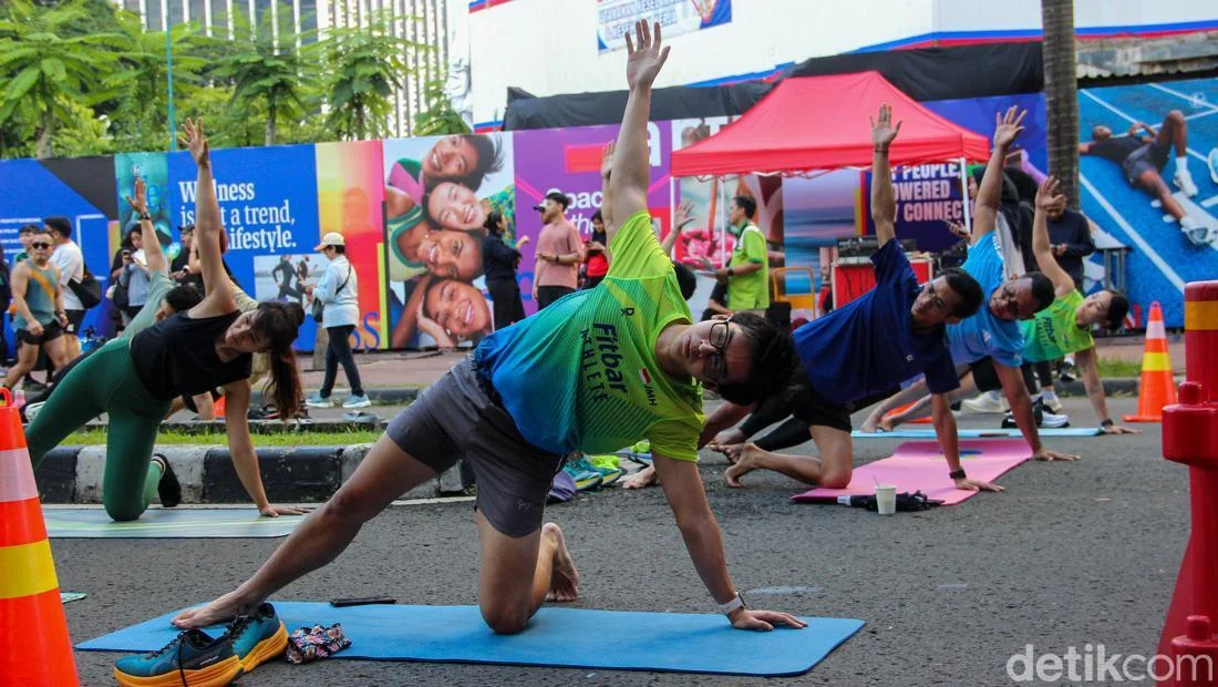 Yoga, Lari, hingga Podcast Mobile Ramaikan Event Fitbar di Jakarta dengan Konsep Unik dan Interaktif