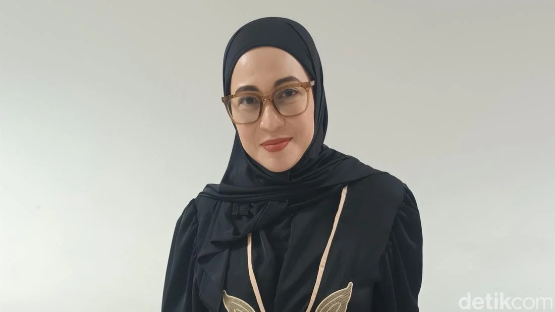 Devi Permatasari Ungkap Rahasia Awet Muda dan Eksistensi di Usia Kepala Lima: Disiplin Pola Makan, Gaya Hidup Sehat, dan Selektif Memilih Pekerjaan
