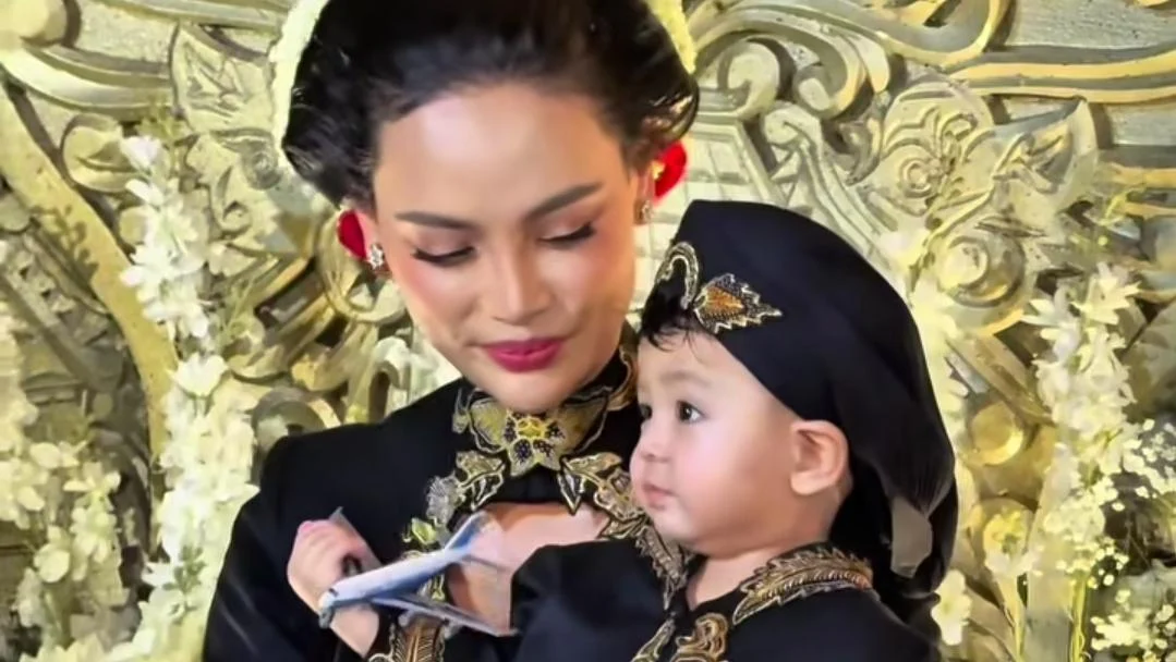 Erika Carlina Rasakan Berat Jadi Single Mom, Namun Fokus pada Syukur dan Kebahagiaan